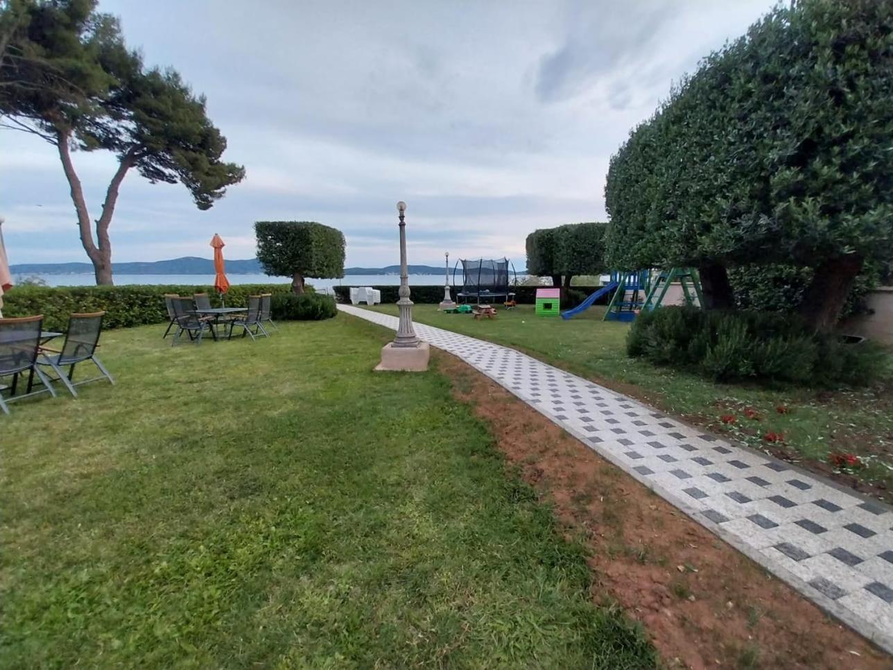 Apartments Becky On A Sandy Beach Without Crowd Sukošan エクステリア 写真