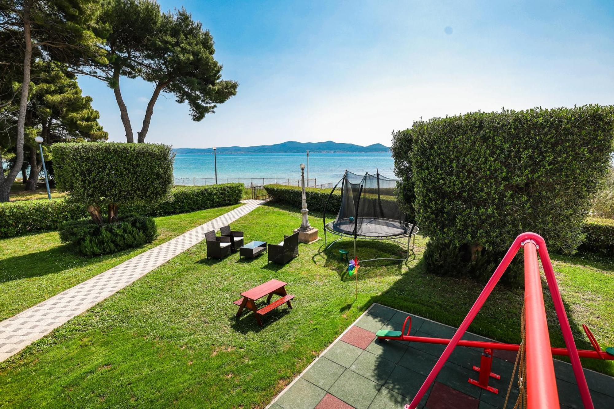 Apartments Becky On A Sandy Beach Without Crowd Sukošan エクステリア 写真
