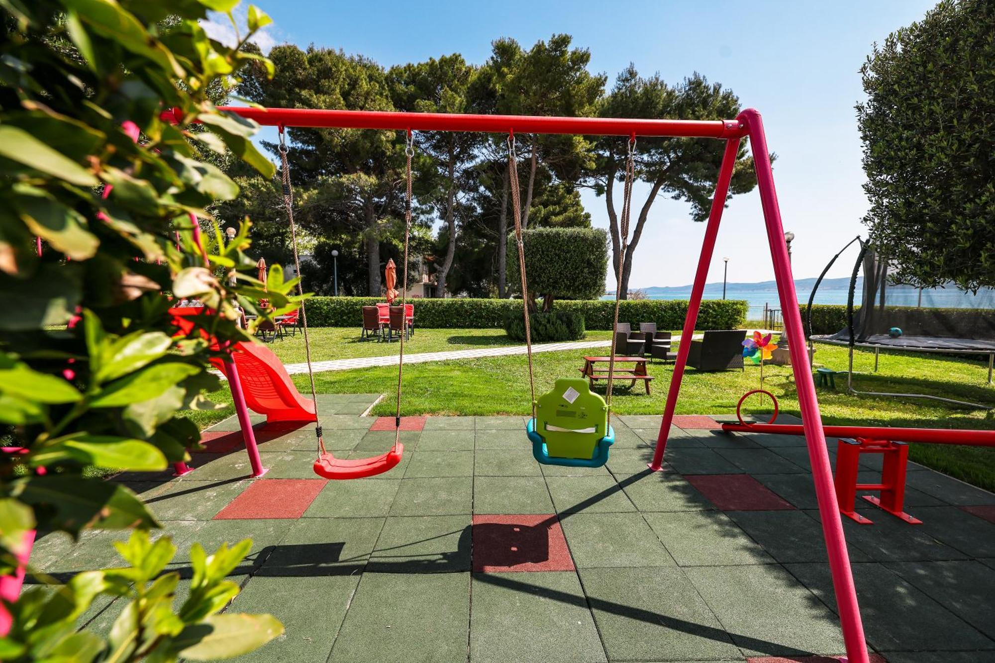 Apartments Becky On A Sandy Beach Without Crowd Sukošan エクステリア 写真