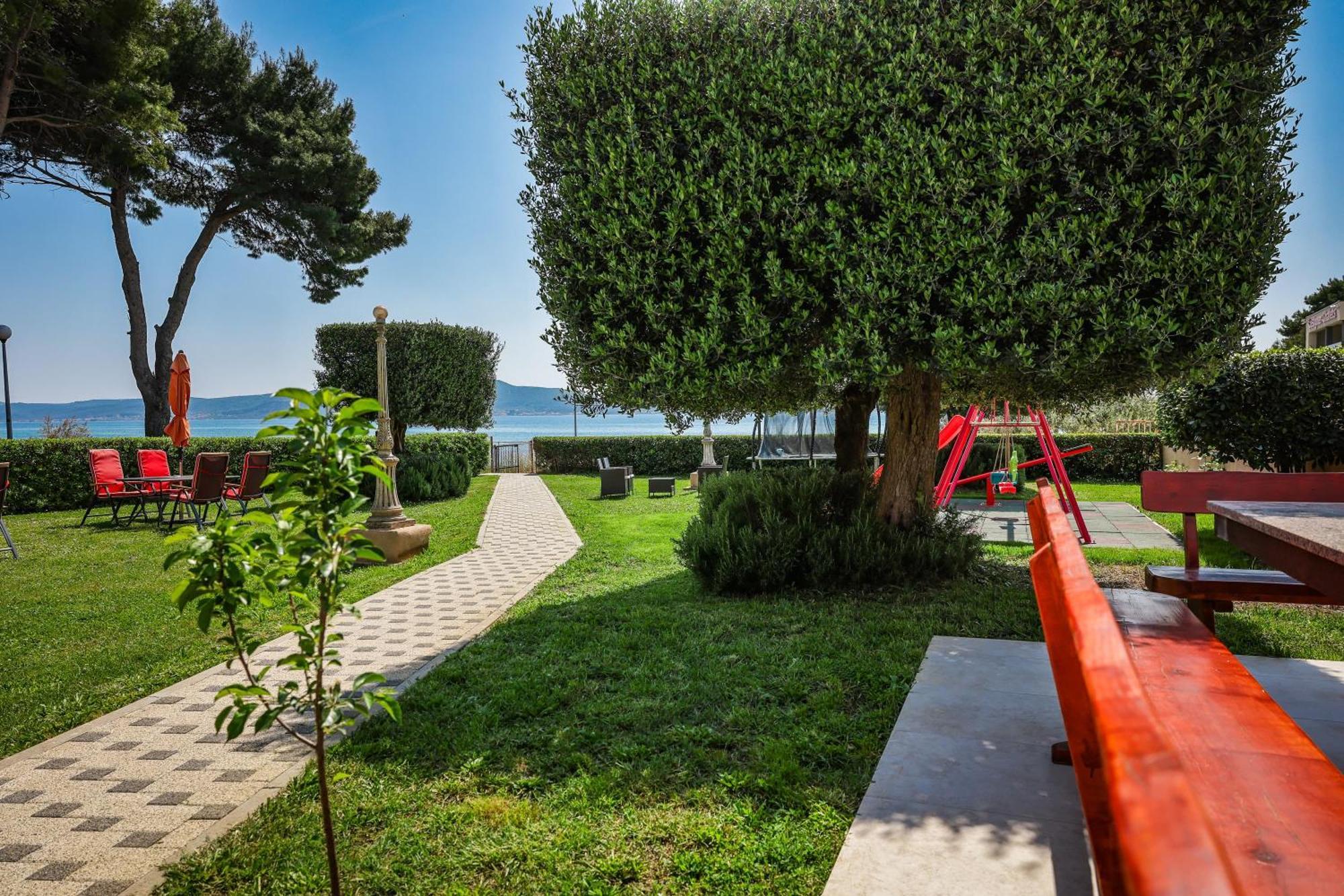 Apartments Becky On A Sandy Beach Without Crowd Sukošan エクステリア 写真
