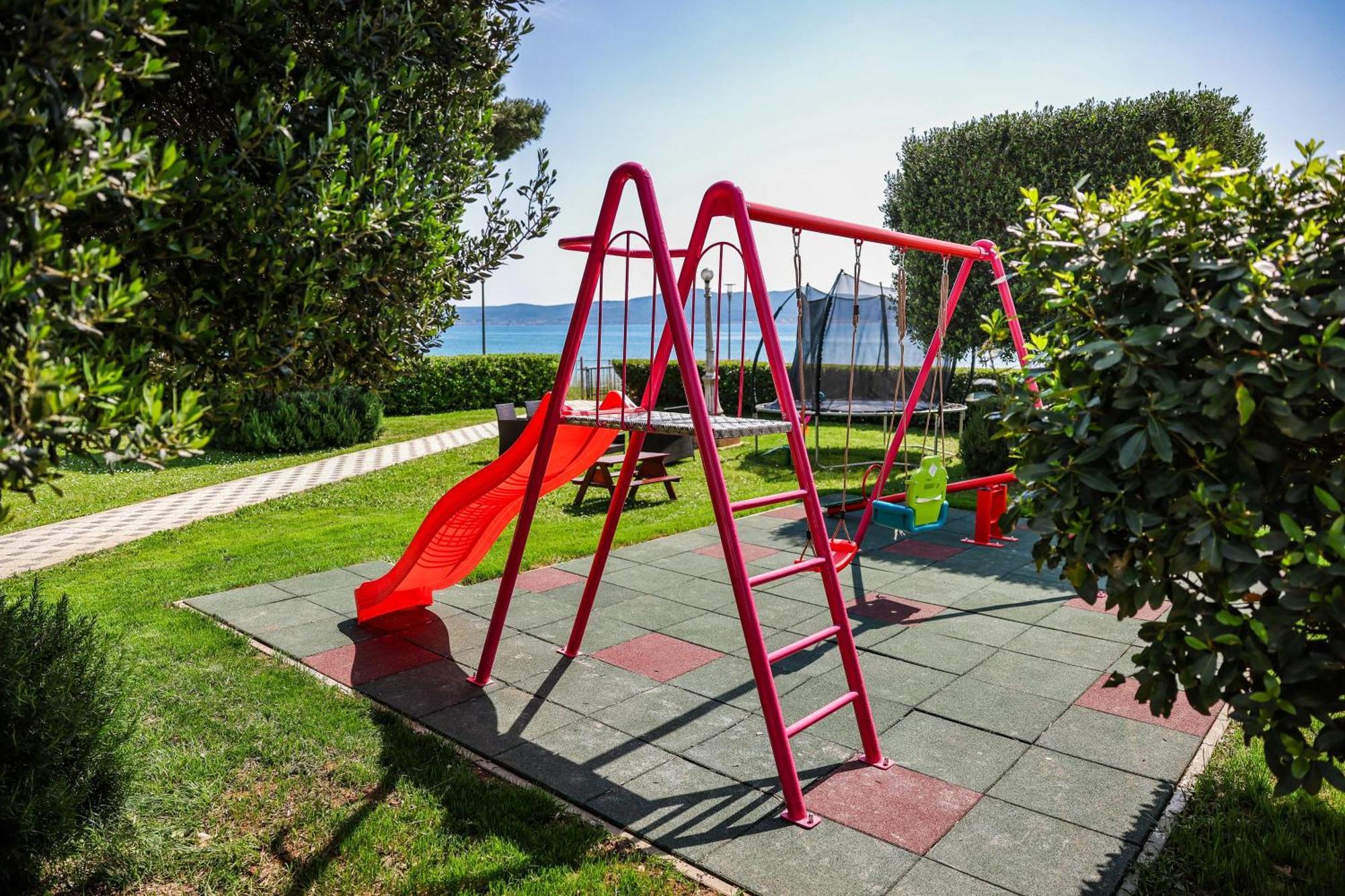 Apartments Becky On A Sandy Beach Without Crowd Sukošan エクステリア 写真